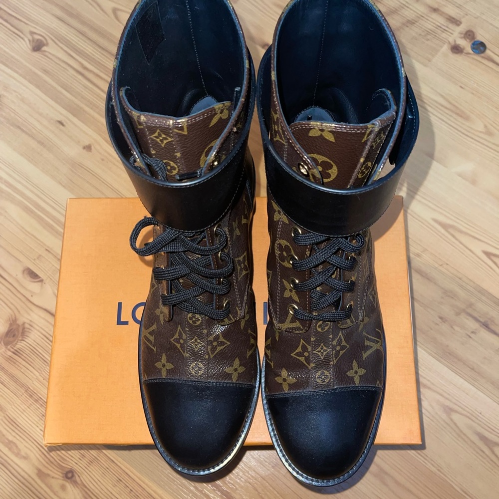 Louis Vuitton Wonderland Ranger Boot LV Monogram Combat Boots
Size: 41